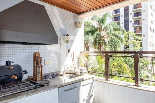 Varanda Sala de apartamento à venda com 4 quartos, 228m² em Planalto Paulista, São Paulo