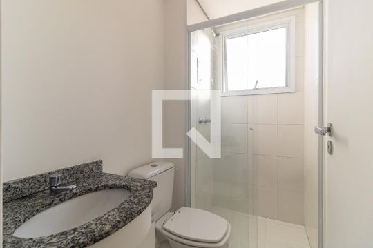 Banheiro de apartamento para alugar com 2 quartos, 46m² em Vila Caraguatá, São Paulo