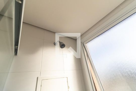 Banheiro de apartamento para alugar com 2 quartos, 46m² em Vila Caraguatá, São Paulo