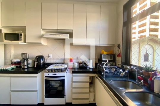 Cozinha de apartamento à venda com 3 quartos, 212m² em Barreiro, Belo Horizonte