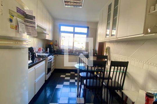 Cozinha de apartamento à venda com 3 quartos, 212m² em Barreiro, Belo Horizonte