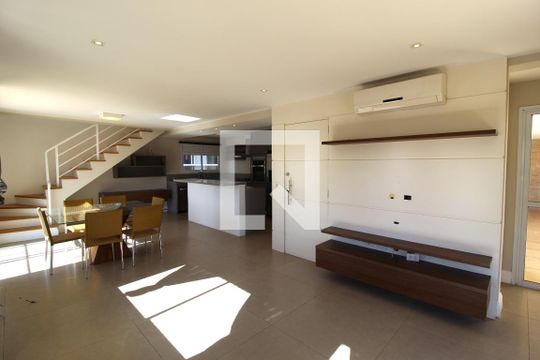 Apartamento à venda com 3 quartos, 200m² em Vila Olímpia, São Paulo