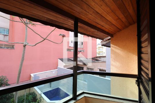 Sacada do Quarto 1 de casa à venda com 3 quartos, 192m² em Vila Humaitá, Santo André