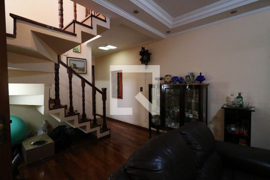 Sala de casa à venda com 3 quartos, 192m² em Vila Humaitá, Santo André