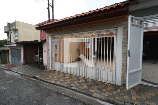 Fachada de casa à venda com 3 quartos, 192m² em Vila Humaitá, Santo André