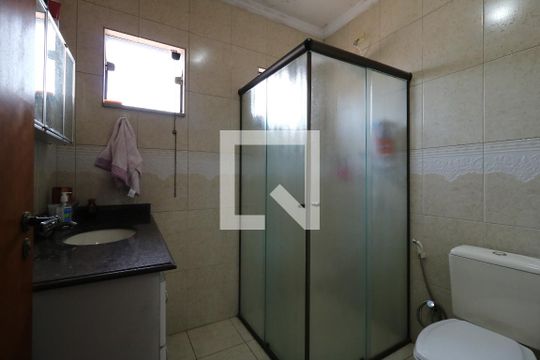 Banheiro da Suíte de casa à venda com 3 quartos, 192m² em Vila Humaitá, Santo André