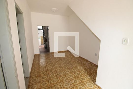 Sala de casa de condomínio para alugar com 2 quartos, 64m² em Vaz Lobo, Rio de Janeiro