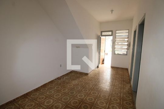 Sala de casa de condomínio para alugar com 2 quartos, 64m² em Vaz Lobo, Rio de Janeiro