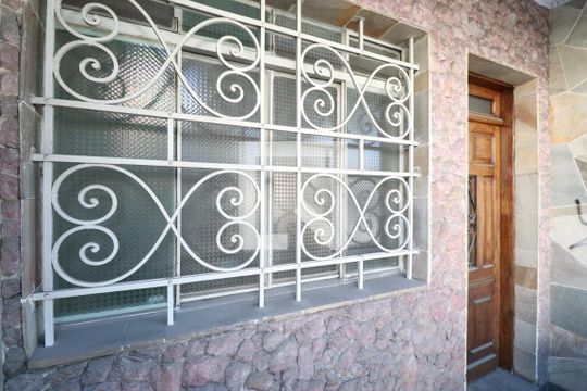 Área externa de casa à venda com 3 quartos, 85m² em Água Branca, São Paulo