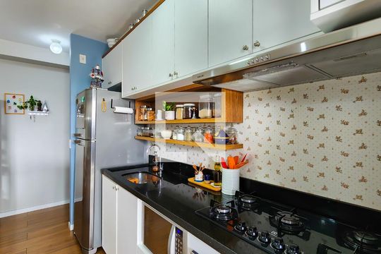 Cozinha de apartamento à venda com 2 quartos, 61m² em Bethaville I, Barueri