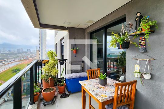 Varanda da sala de apartamento à venda com 2 quartos, 61m² em Bethaville I, Barueri