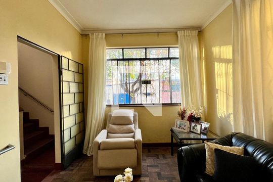 sala  de casa à venda com 4 quartos, 152m² em Santa Tereza, Belo Horizonte