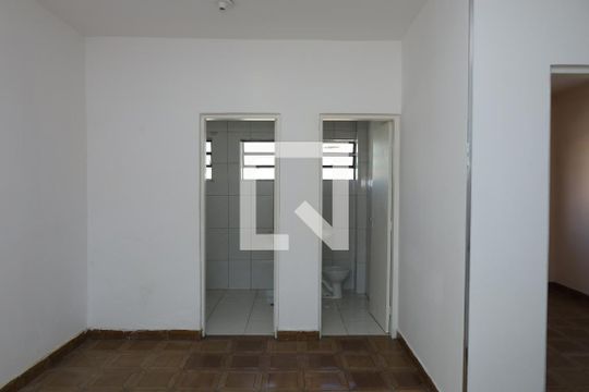 Corredor de casa para alugar com 3 quartos, 150m² em Jardim Sao Vicente, São Paulo
