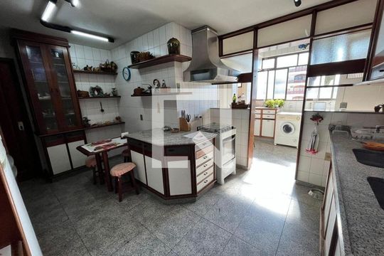 Apartamento à venda com 4 quartos, 320m² em Ingá, Niterói