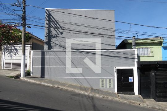 Fachada de casa para alugar com 2 quartos, 100m² em Vila Nina, São Paulo