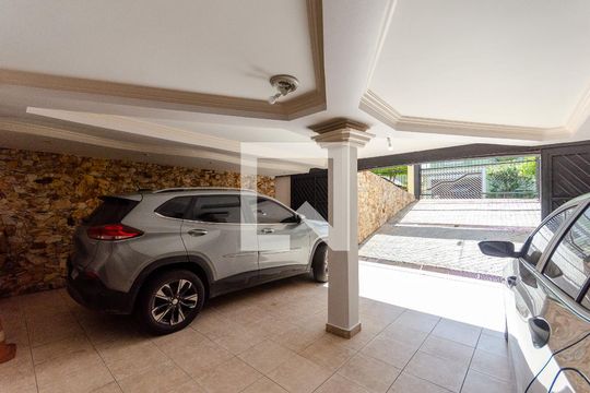 Garagem de casa à venda com 4 quartos, 520m² em City América, São Paulo