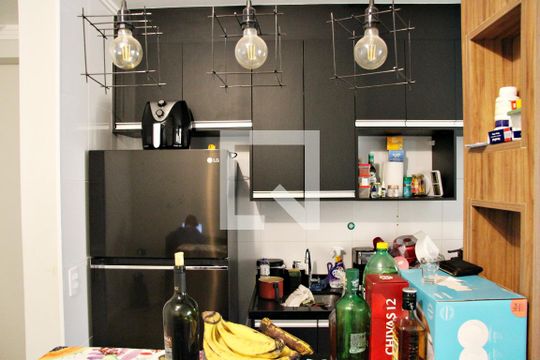 Cozinha e Área de Serviço de apartamento para alugar com 2 quartos, 68m² em Jardim Flor da Montanha, Guarulhos
