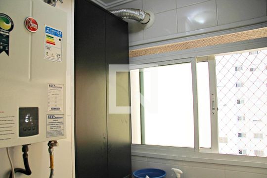 Cozinha e Área de Serviço de apartamento para alugar com 2 quartos, 68m² em Jardim Flor da Montanha, Guarulhos