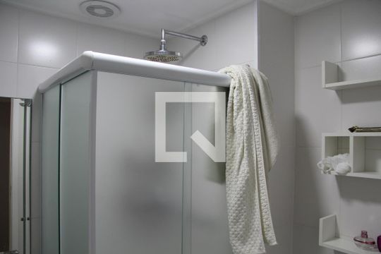 Banheiro Social  de apartamento para alugar com 2 quartos, 68m² em Jardim Flor da Montanha, Guarulhos