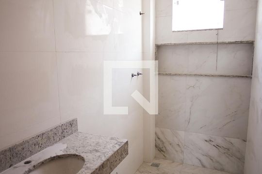 Banheiro de casa à venda com 2 quartos, 80m² em Céu Azul, Belo Horizonte