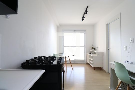 Apartamento para alugar com 1 quarto, 29m² em Parque Industrial Tomas Edson, São Paulo