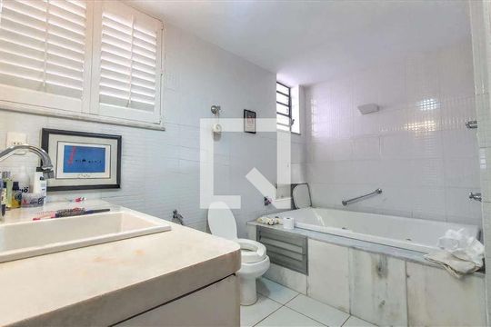 banheiro 1 de casa à venda com 4 quartos, 391m² em Anchieta, Belo Horizonte