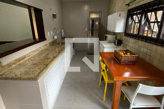 Casa para alugar com 7 quartos, 480m² em Vargem Grande, Rio de Janeiro