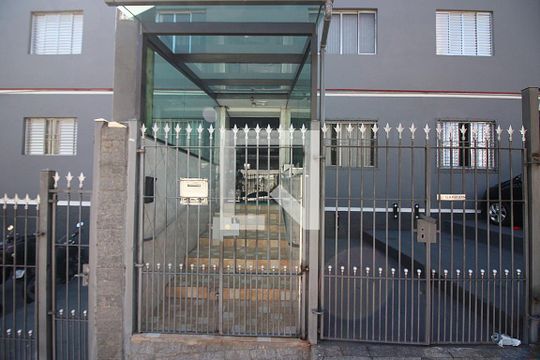 Fachada de apartamento para alugar com 1 quarto, 40m² em Taboão, São Bernardo do Campo