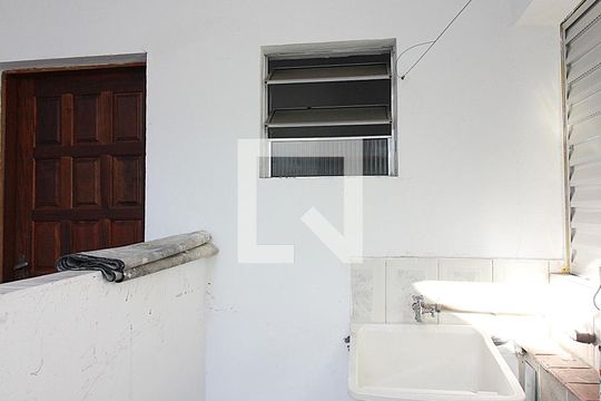 Área de Serviço de casa para alugar com 2 quartos, 50m² em Taboão, São Bernardo do Campo
