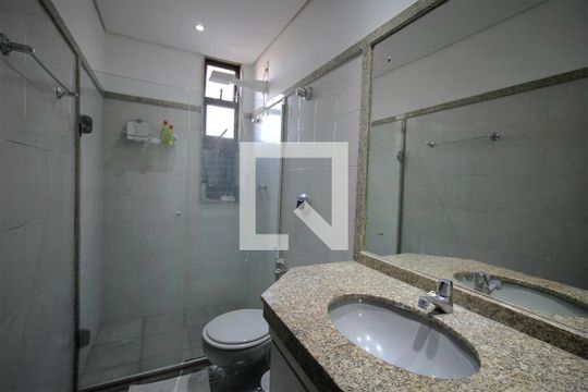 Banheiro da Suíte de apartamento à venda com 3 quartos, 189m² em Cruzeiro, Belo Horizonte