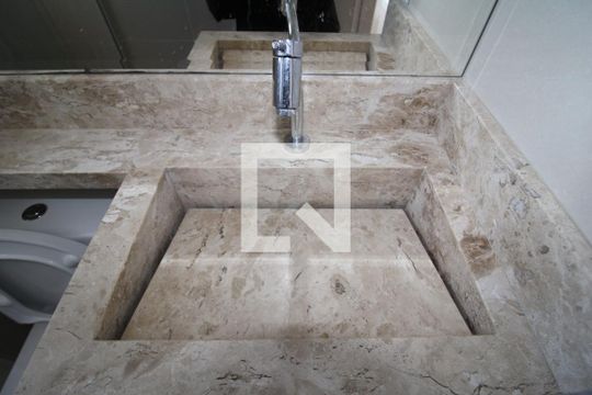 Banheiro de apartamento para alugar com 2 quartos, 50m² em Imirim, São Paulo