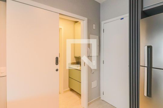 Cozinha de apartamento para alugar com 1 quarto, 37m² em Butantã, São Paulo