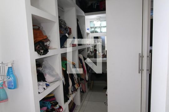 Quarto 1 - Suíte e Closed de casa à venda com 3 quartos, 268m² em Braz de Pina, Rio de Janeiro