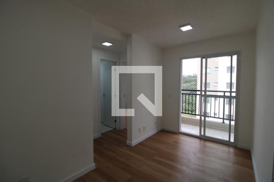 Sala de apartamento para alugar com 2 quartos, 40m² em Usina Piratininga, São Paulo