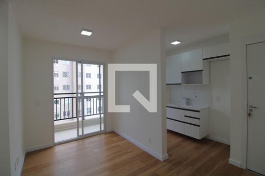 Apartamento para alugar com 2 quartos, 40m² em Usina Piratininga, São Paulo