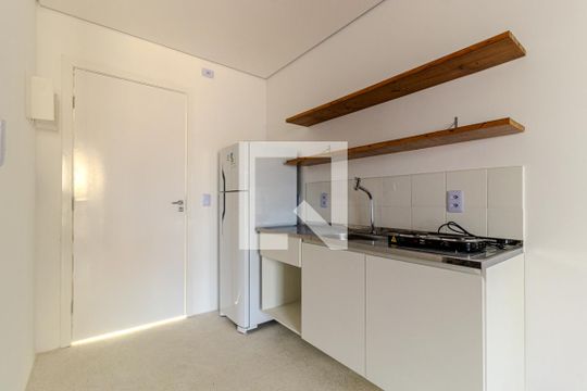 Cozinha de apartamento para alugar com 1 quarto, 24m² em República, São Paulo