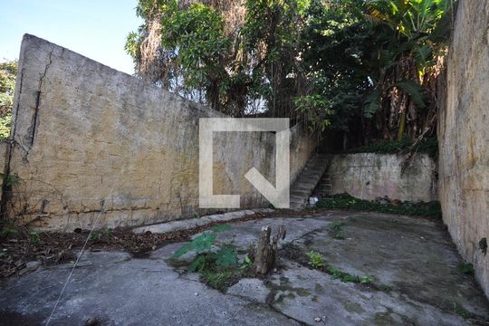 Quintal de casa à venda com 3 quartos, 250m² em Vila Mazzei, São Paulo