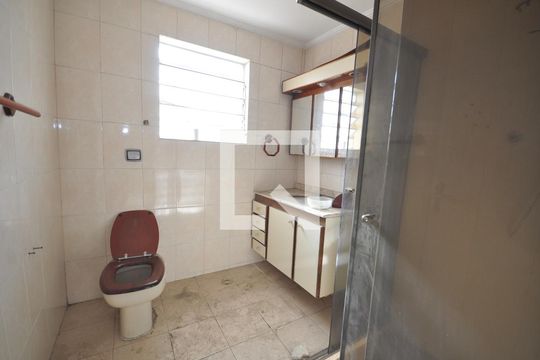 Banheiro de casa à venda com 3 quartos, 250m² em Vila Mazzei, São Paulo