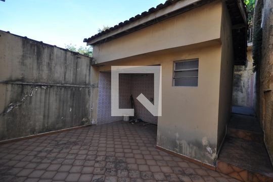 Quintal de casa à venda com 3 quartos, 250m² em Vila Mazzei, São Paulo