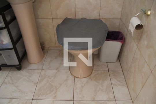 Banheiro da Suíte de casa à venda com 3 quartos, 165m² em Jardim Divinolândia, Guarulhos