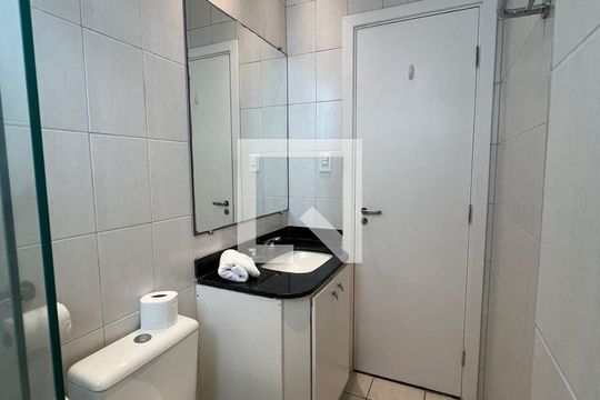 Banho social de apartamento para alugar com 1 quarto, 39m² em Vale do Sereno, Nova Lima