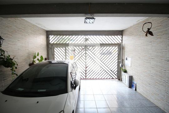 Garagem de casa à venda com 3 quartos, 150m² em Conjunto Residencial Sitio Oratorio, São Paulo