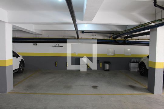 Garagem de casa à venda com 2 quartos, 62m² em Vila Prudente, São Paulo