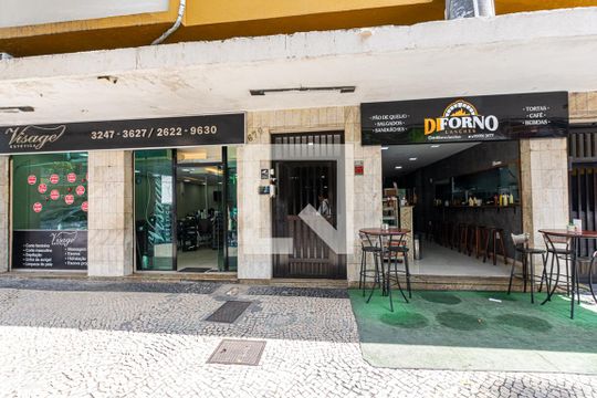 Entrada de apartamento à venda com 2 quartos, 89m² em Centro, Niterói
