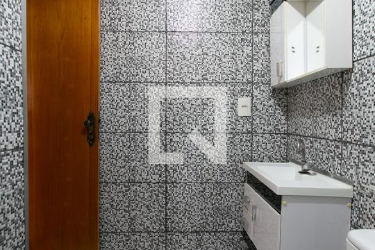 Banheiro  de apartamento para alugar com 2 quartos, 42m² em Jardim Etelvina, São Paulo
