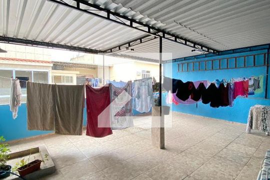 Área externa  de casa à venda com 3 quartos, 110m² em Pilares, Rio de Janeiro