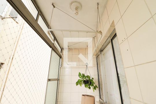 Cozinha e Área de Serviço de apartamento à venda com 2 quartos, 80m² em Jardim São Paulo, São Paulo
