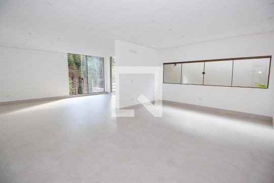 Casa à venda com 4 quartos, 450m² em Jardim Guedala, São Paulo