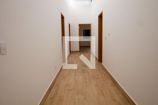 Corredor de casa à venda com 4 quartos, 450m² em Jardim Guedala, São Paulo