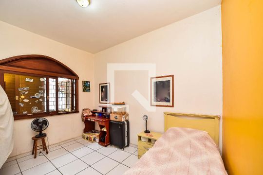 Quarto 1 de casa à venda com 3 quartos, 390m² em Vila Ipiranga, Porto Alegre